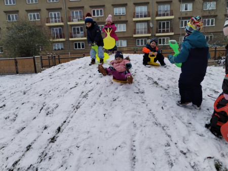 Užíváme si první sníh