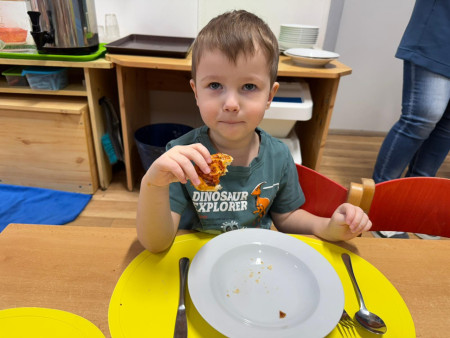 Paní kuchařky nám připravily výborné MENU